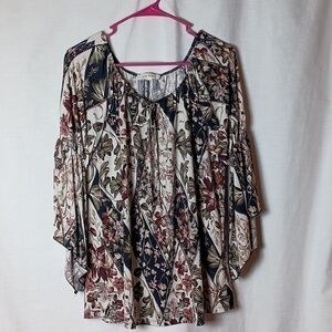 Late August Women's Floral Split Sleeve Peasant Blouse